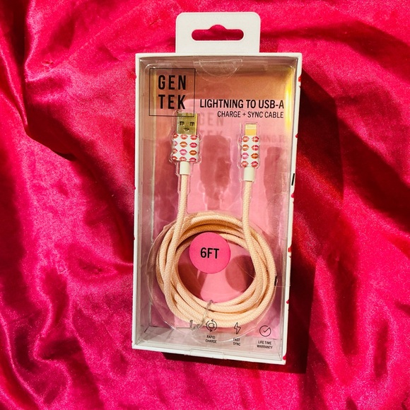 Hot Topic Other - Lipstick IPhone Charger 🔌💋